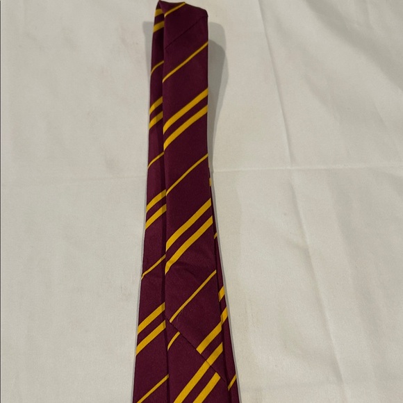 Harry Potter Griffindor Burgundy and Gold Striped Tie Adult Cosplay Costume - Picture 14 of 16